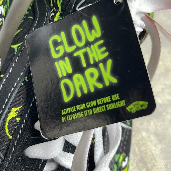 Vans Unisex NWT Old Skool Eyes In The Dark Glow In The Dark Sneakers 7M 8.5W - Picture 4 of 11